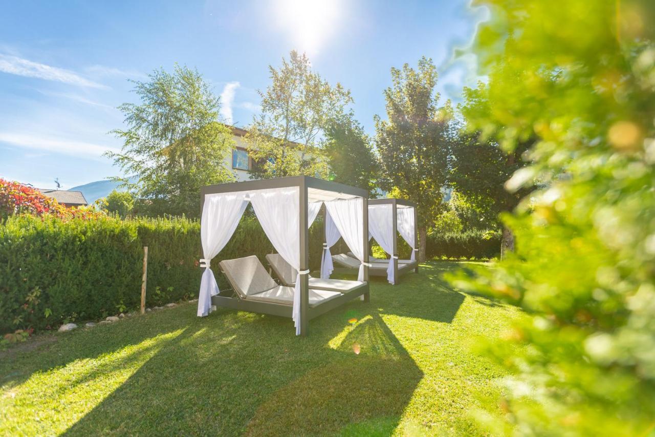 Stefania Hotel 4*